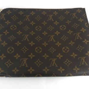 Louis Vuitton Vintage canvas monogram pochette